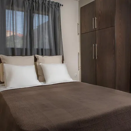 Pleiades Casual Living * Nea Roda